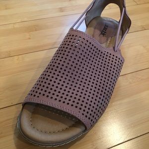 Earth Shelly Comfort Shoes